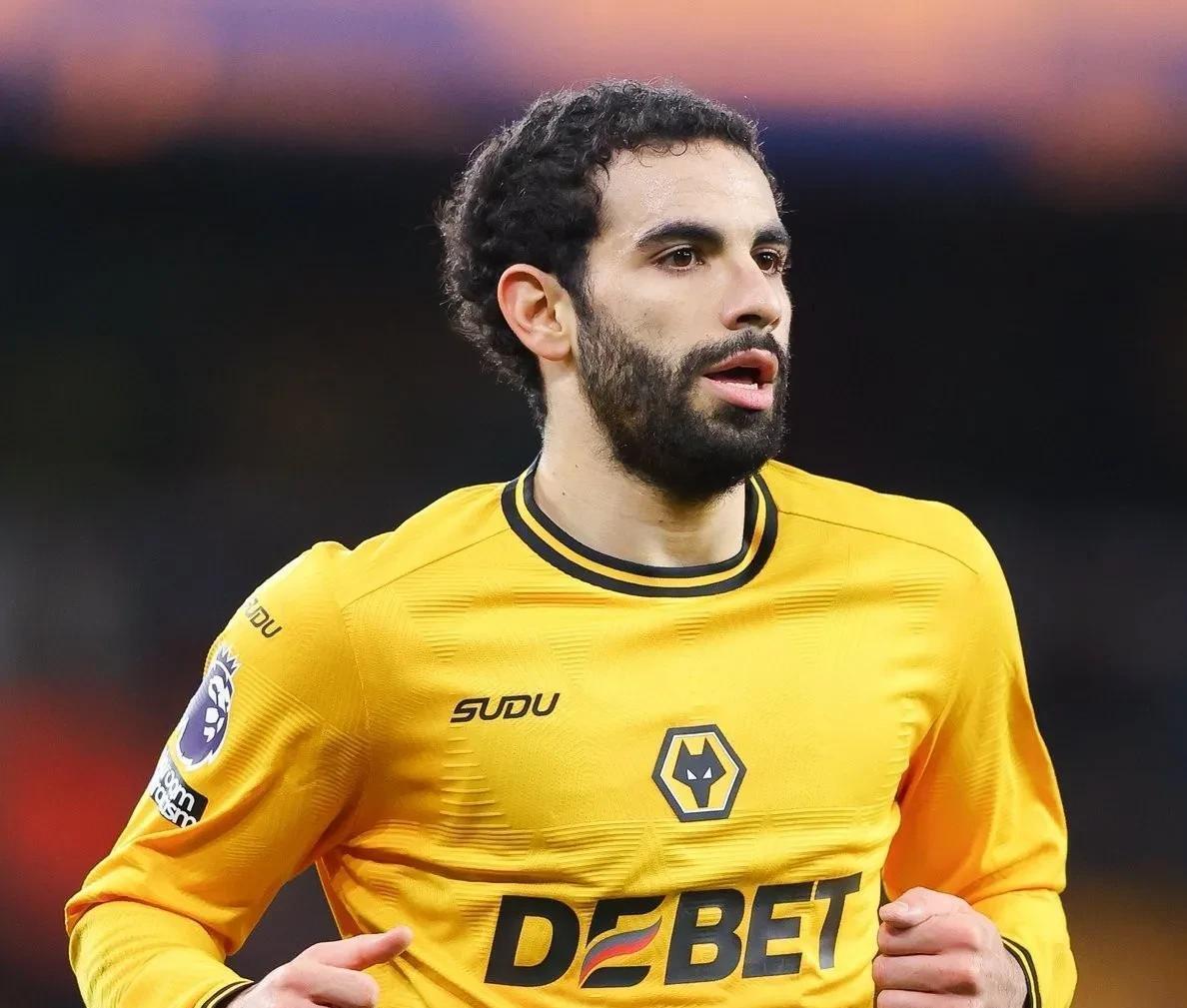 转会期西汉姆调整名单以备欧冠，造点机会环节打磨，球迷炸锅，年轻球员得到机会的简单介绍