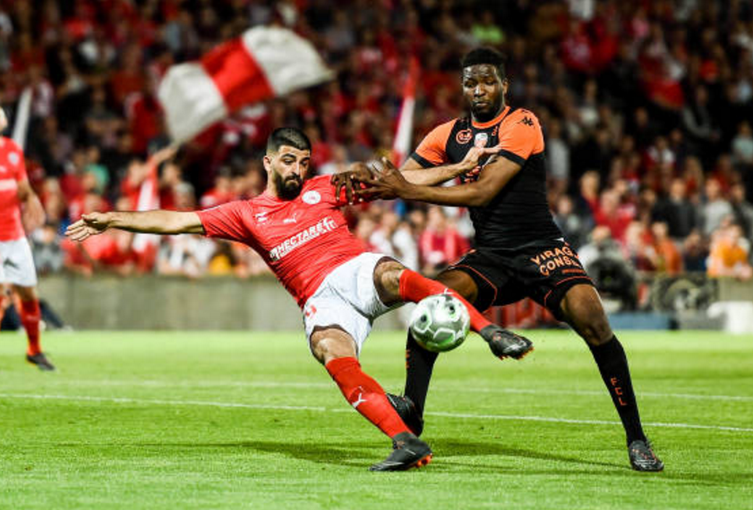 爱游戏官网-浙江稠州训练开放日，转会期更衣室发声引欢呼，法甲在即，纪律约束更严格的简单介绍